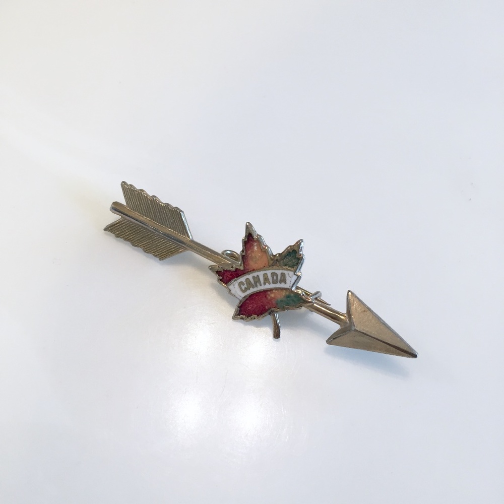Canada Arrow Maple Leaf Silver Tone Pin Brooch